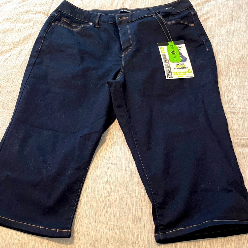 Capri Plus Muffin Cover jeans size 20